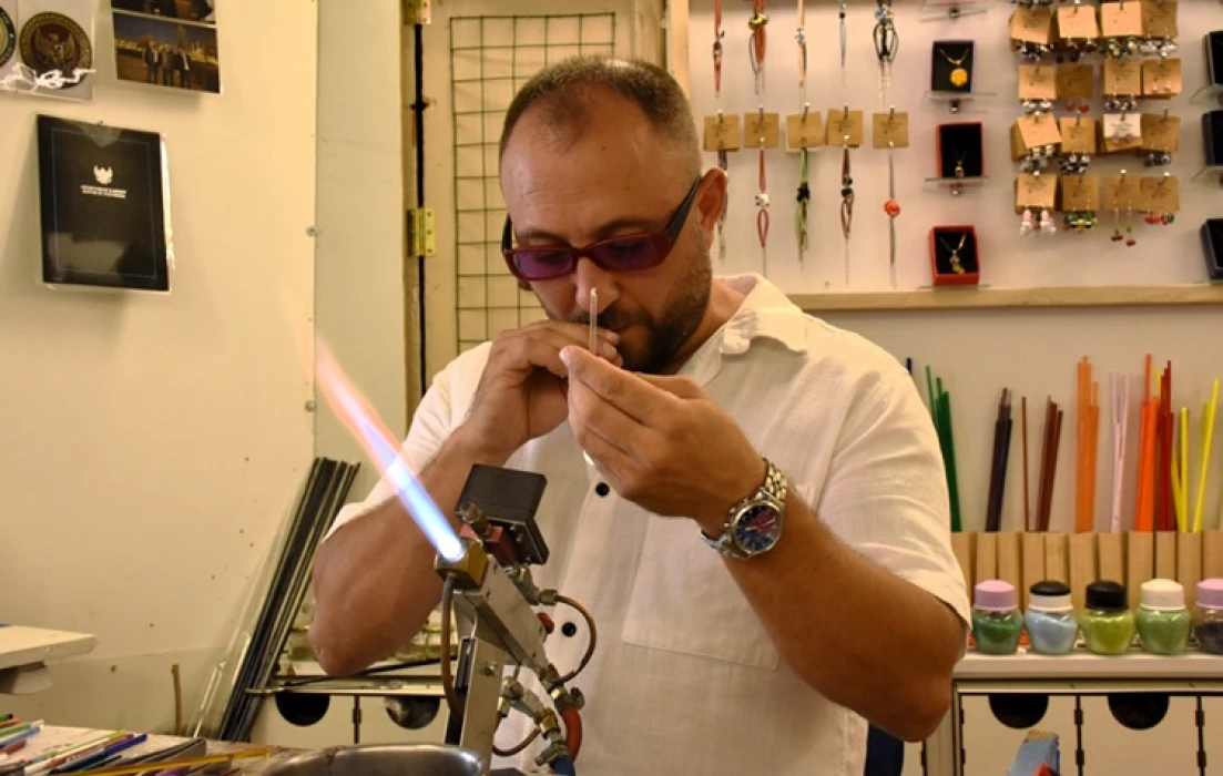 Eskişehirli sanatçı camı nefesiyle eşsiz sanat eserlerine dönüştürüyor