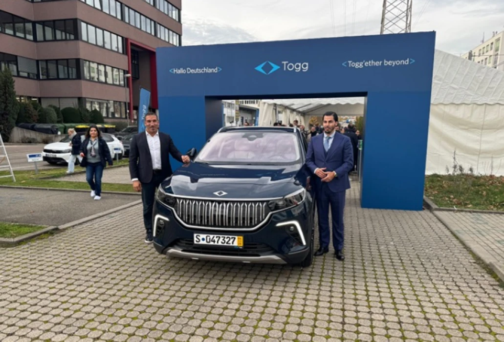 Togg’un Almanya’daki ilk teslimatında duygusal anlar: '1961’de insanlar umutla geldi...'