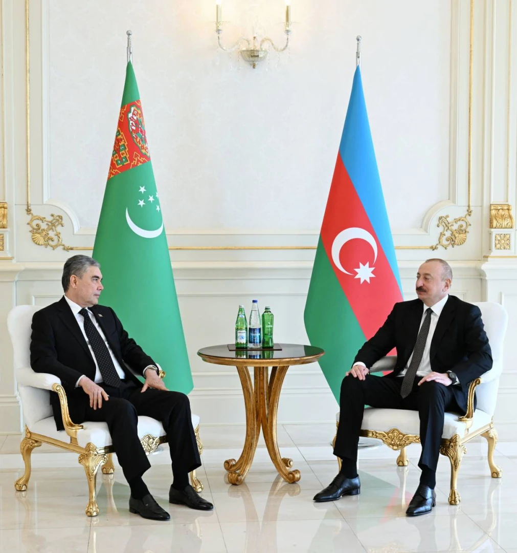 Türkmenistan ve Azerbaycan liderlerinden uzun vadeli iş birliği vurgusu