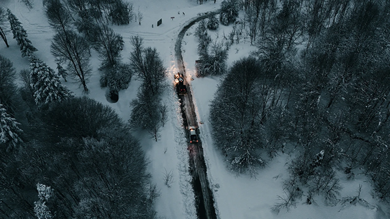 Çam Dağı'nda karla kaplanan ormanlar FPV dron ile görüntülendi