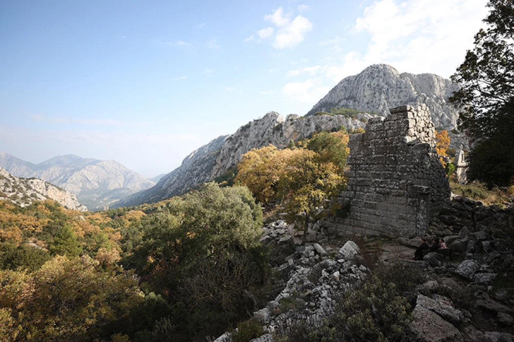 Doğa ve tarihin iç içe geçtiği antik kent: Termessos büyüleyici manzaralarıyla dikkat çekiyor