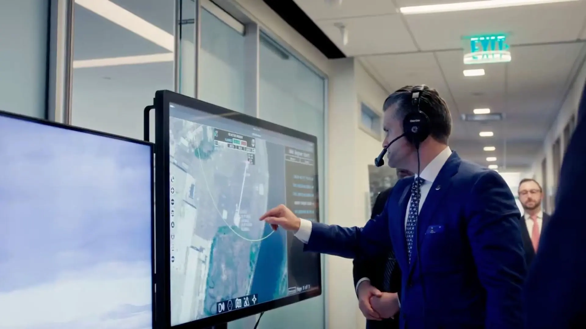 ABD Savunma Bakanı, Black Hawk'ı tabletle uçurdu