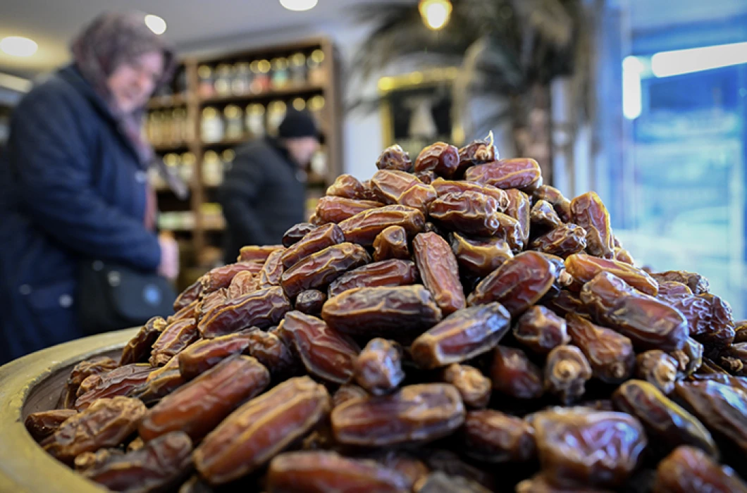 Ramazan ayının gözdesi hurma 150 TL'den 950 TL'ye kadar alıcı buluyor