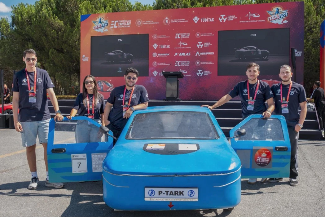 Elektirikli araç yarışmasında hem otomobili hem başarılarını geliştirdiler