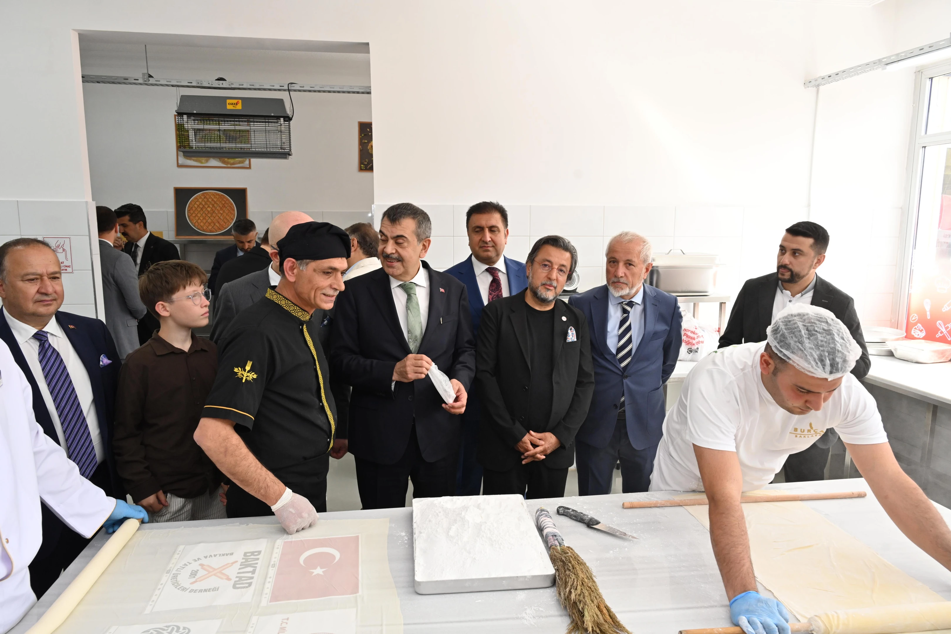 İstanbul'da mesleki ve teknik Anadolu lisesinde baklavacılık atölyesi açıldı