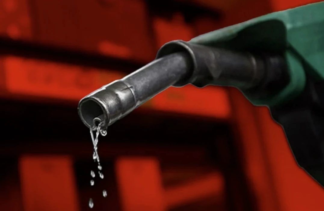 Akaryakıt fiyatları için büyük indirim! Motorine 12,94 TL indirim geliyor: Benzin fiyatı ne kadar olacak?