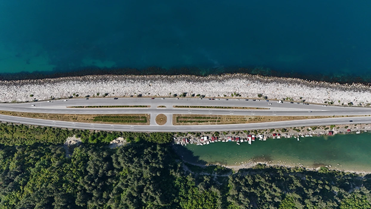 Karadeniz Sahil Yolu sürücülere görsel şölen sunuyor