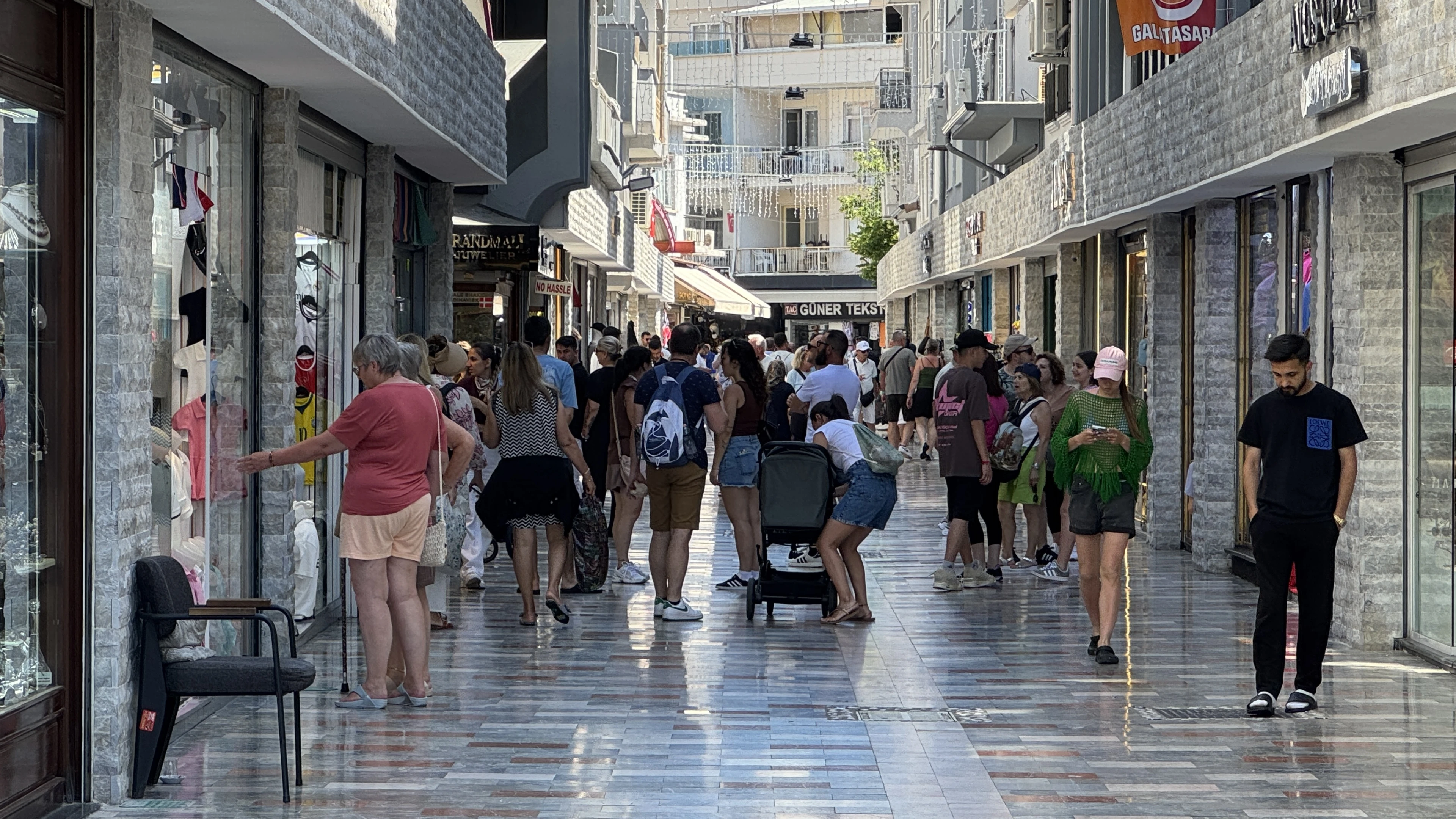 Dev kruvaziyer MSC Divina Marmaris'te! 4 bine yakın turist getirdi