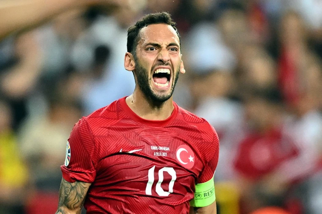 GALATASARAY TRANSFER HABERLERİ | Galatasaray'dan İtalya çıkarması! Hakan Çalhanoğlu için masaya oturacak