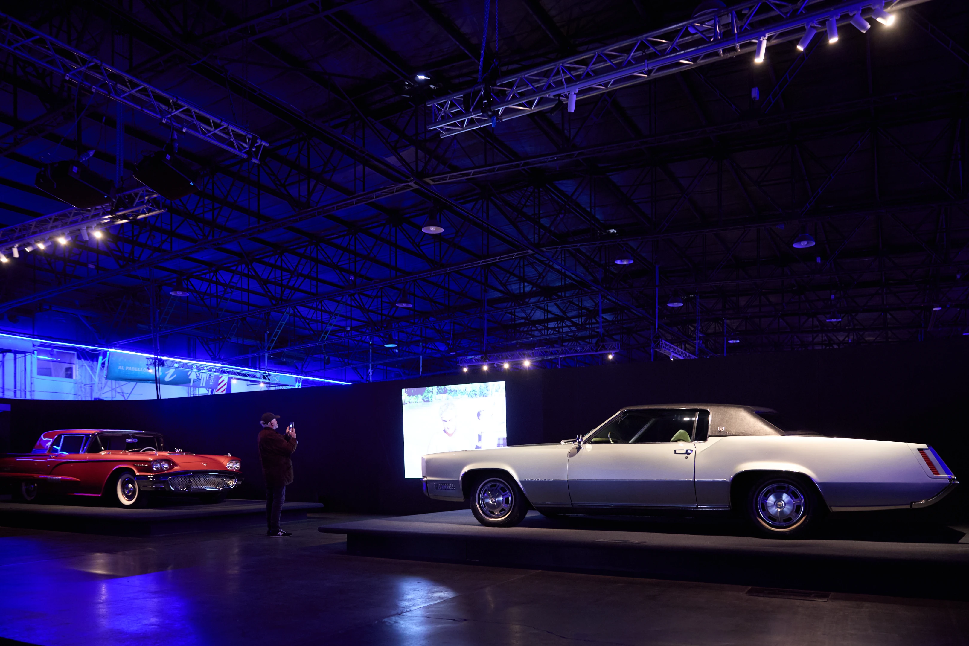 Araba tutkunları bu sergiye akın etti! 15 nadir araç görücüye çıktı