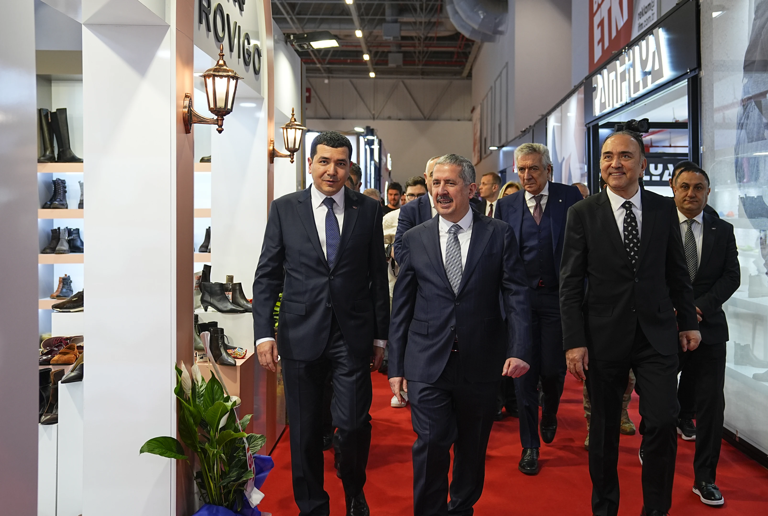 Avrupa'nın en büyük ayakkabı moda fuarı AYMOD İstanbul'da açıldı