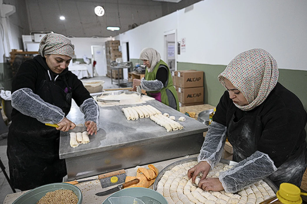9 kadının kurduğu kooperatif dünyaya açıldı: Bir çuval unla başlayan hikaye