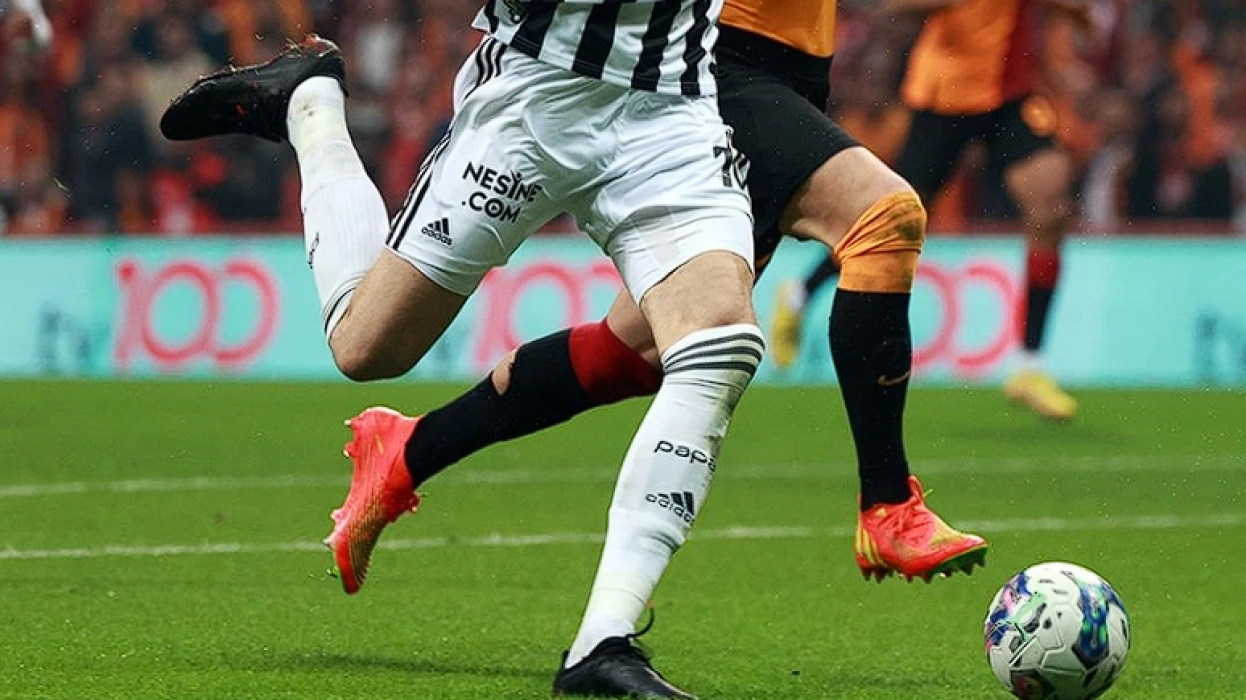 Beşiktaş - Galatasaray maçı ne zaman, saat kaçta? CANLI BJK - GS maçı hangi kanalda? Kadrolar belli oldu