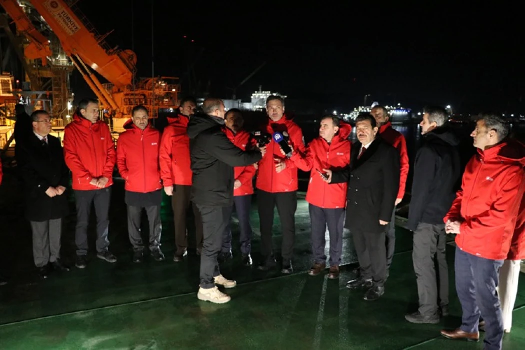 Bakan Bayraktar Karadeniz'i işaret etti: 'İki yeni sondaja başlıyoruz'