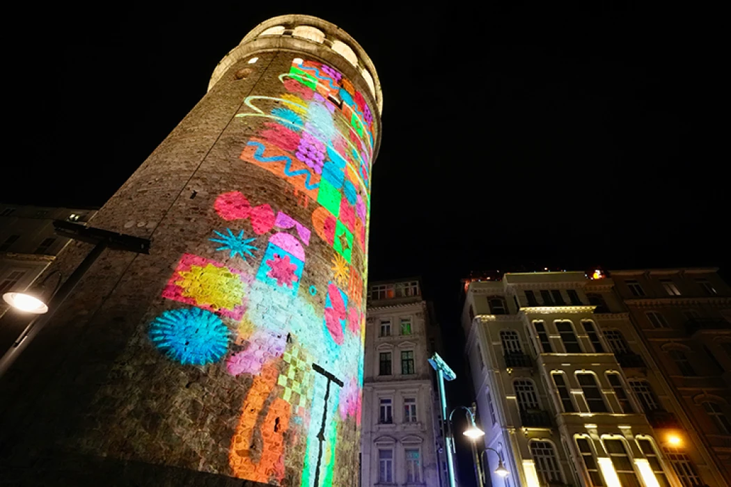 Galata Kulesi'nde Türkiye E-Ticaret Haftası için mapping gösterisi yapıldı