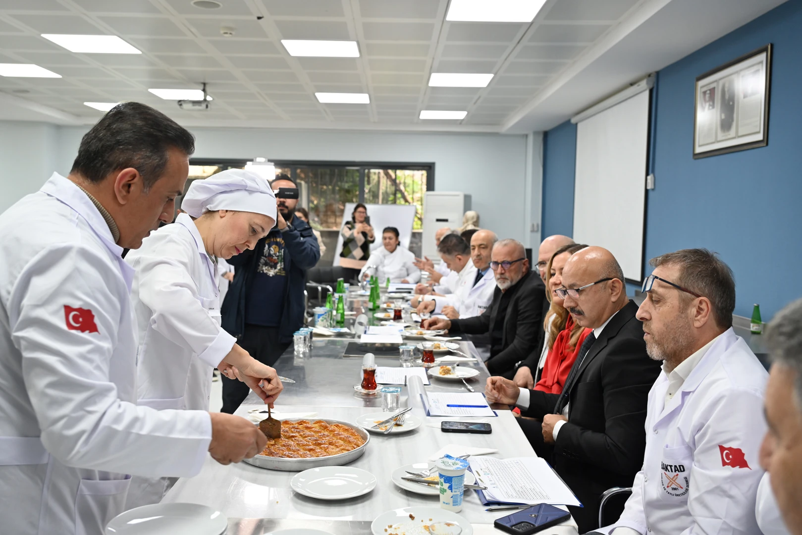 Baklavanın kadın ustaları yarıştı