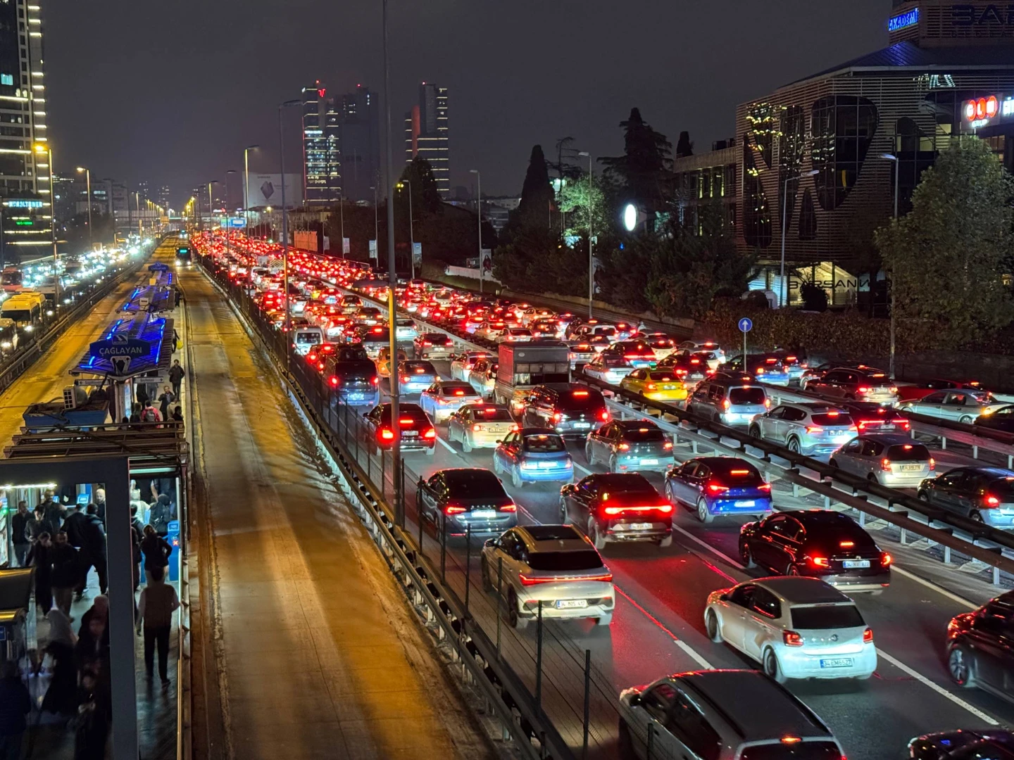 Trafiğe çıkacaklar dikkat! Yoğunluk yüzde 89'a çıktı