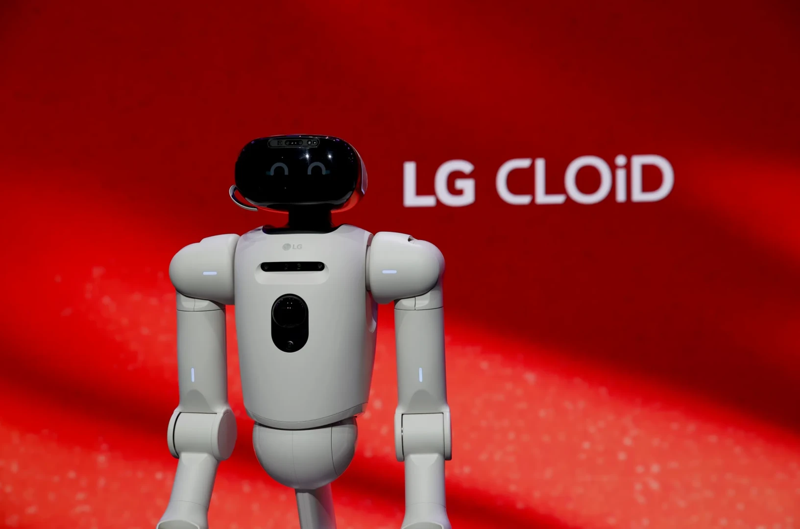 LG’den evlerin geleceğini değiştirecek hamle! Yapay zekalı robot CLOiD CES 2026 sahnesinde