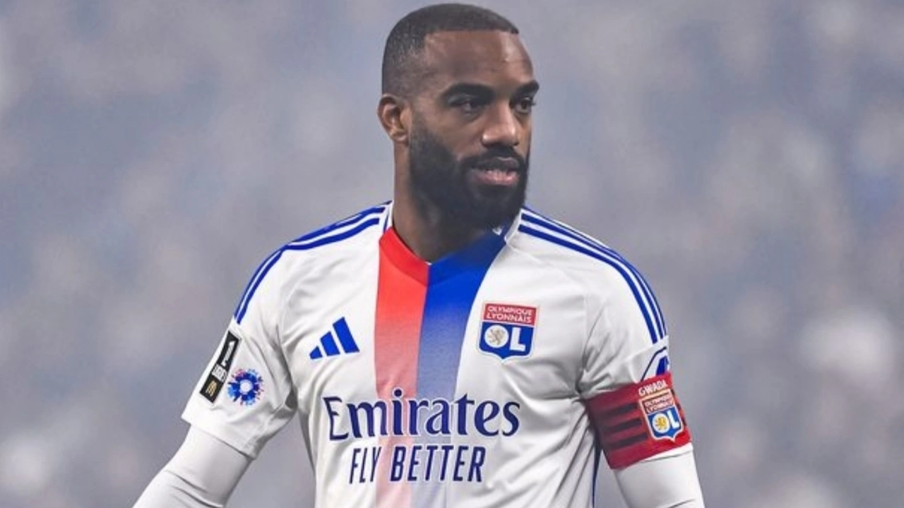 SON DAKİKA BEŞİKTAŞ TRANSFER HABERLERİ: Beşiktaş, Lacazette için harekete geçti! 30 Haziran'da Lyon'dan ayrılıyor