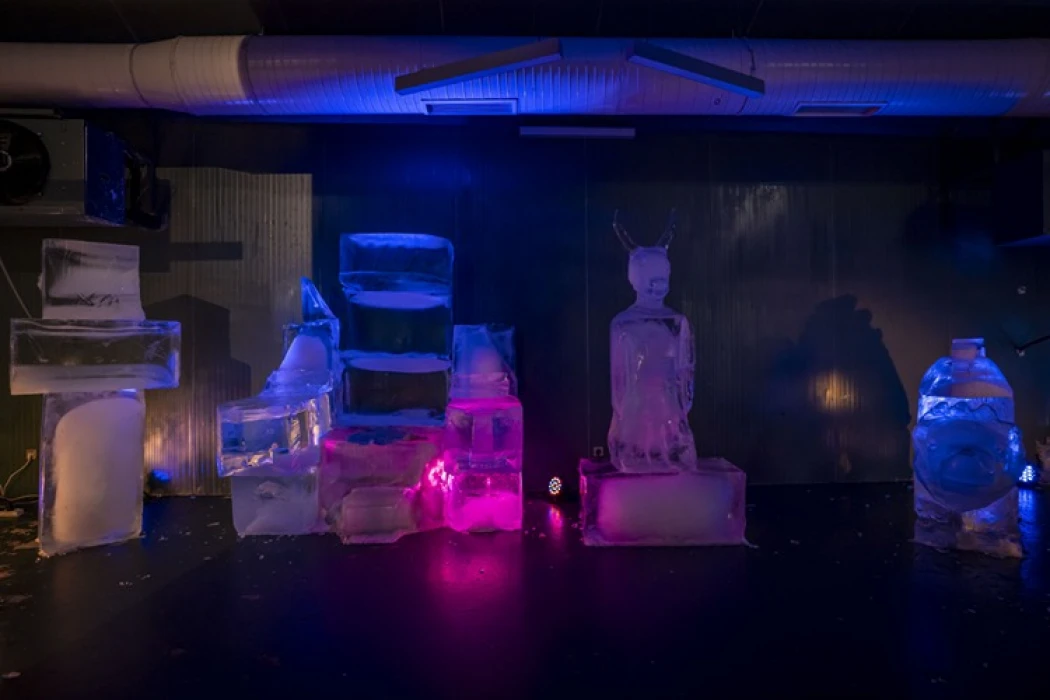 Türk kültüründe öne çıkan karakter ve malzemeleri buza işlediler