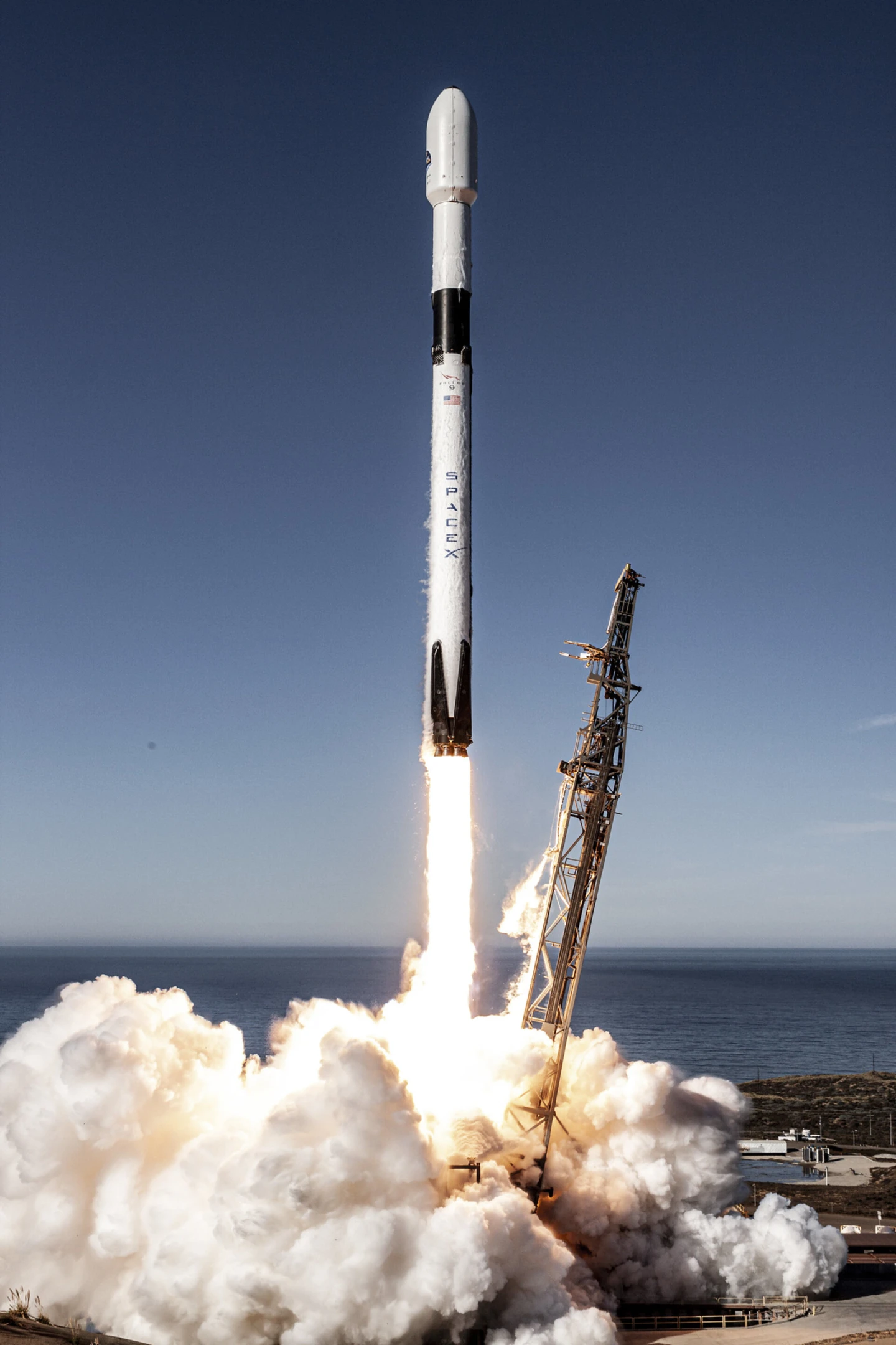Çin'in, Elon Musk'ın Falcon 9’una rakip roketi 1.100 tonluk itme testini geçti