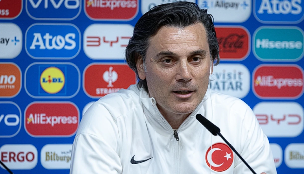 SON DAKİKA: Paraguay yenilgisi sonrası Montella'dan ilk açıklama! İstifa edecek mi?