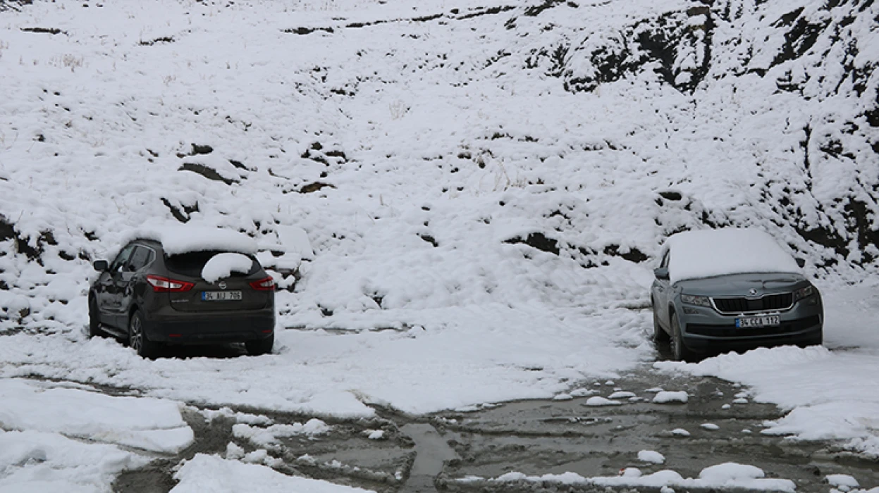 SON DAKİKA: Yurdun bazı kesimlerinde kar etkili oldu! İşte o kareler