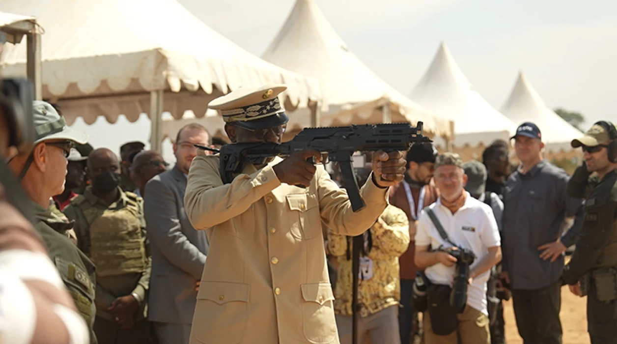 Türk savunma sanayisi Afrika'da sahada test edildi: Ürünler Bamako Expo’da tam not aldı