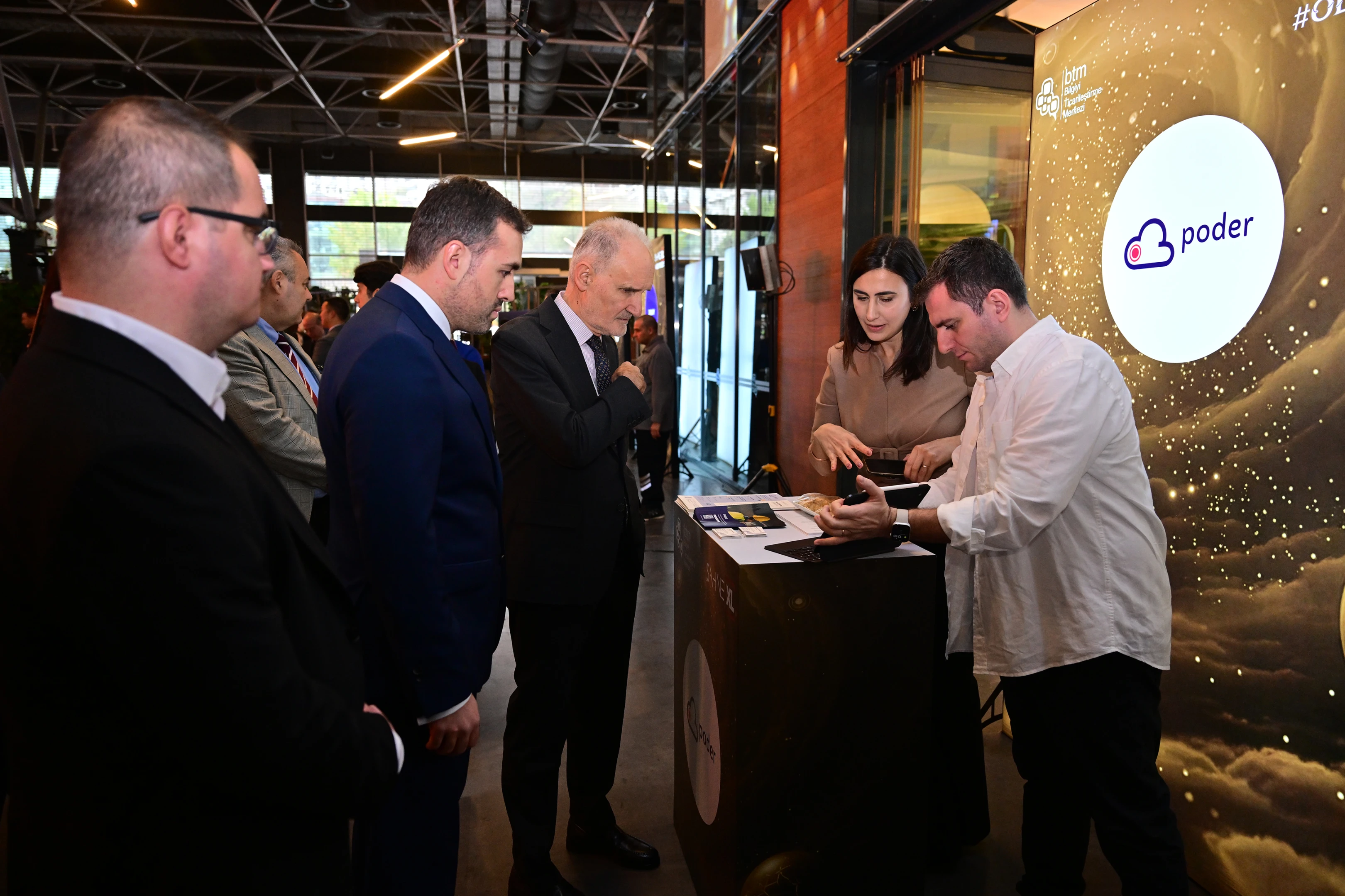 Sahne XL'ye 32 ülkeden 80 melek yatırımcı geldi! BTM girişimleri Türkiye’de filizlenip dünyaya açılacak