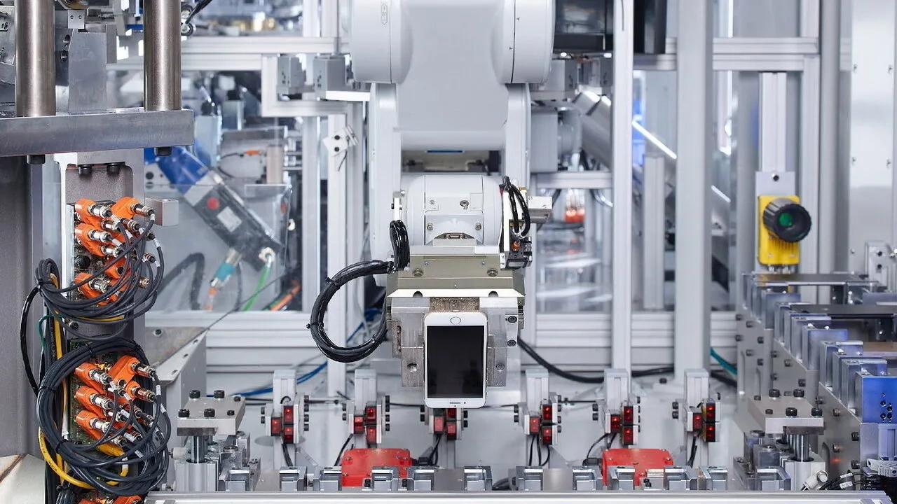 Akıllı robotlarla milyar dolarlık geri dönüşüm