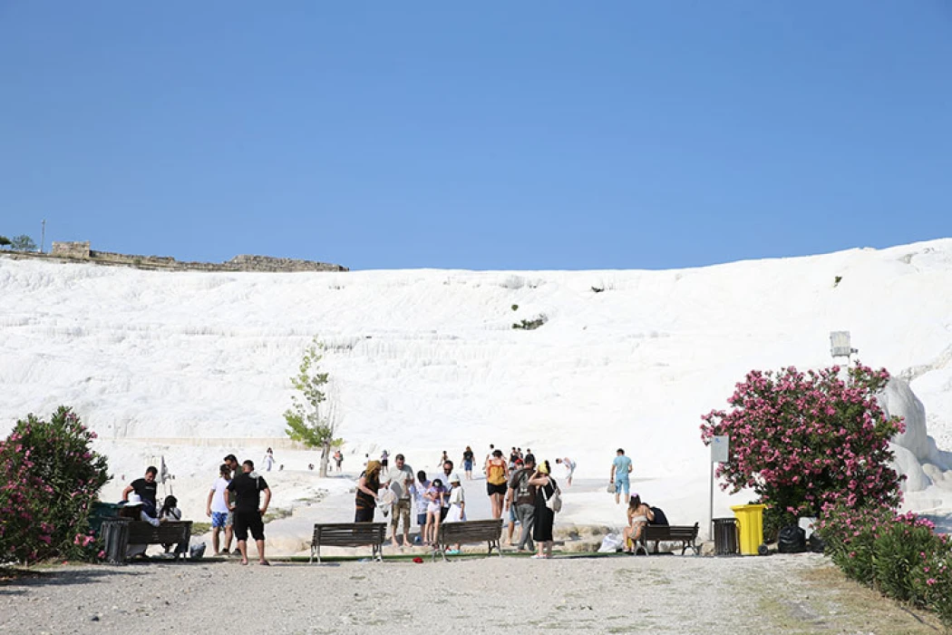 Pamukkale'de bayram tatili hareketliliği