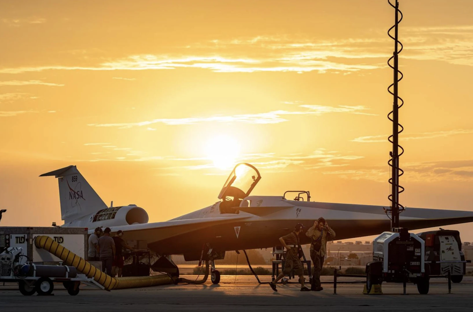 NASA'nın Süpersonik X-59 jeti ilk uçuşunu tamamladı