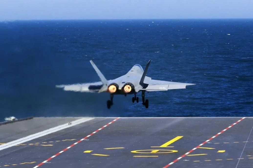 Çin’in J-35’i, uçak gemisine hazır: ‘serçe büyüklüğünde’ radar izi iddiası