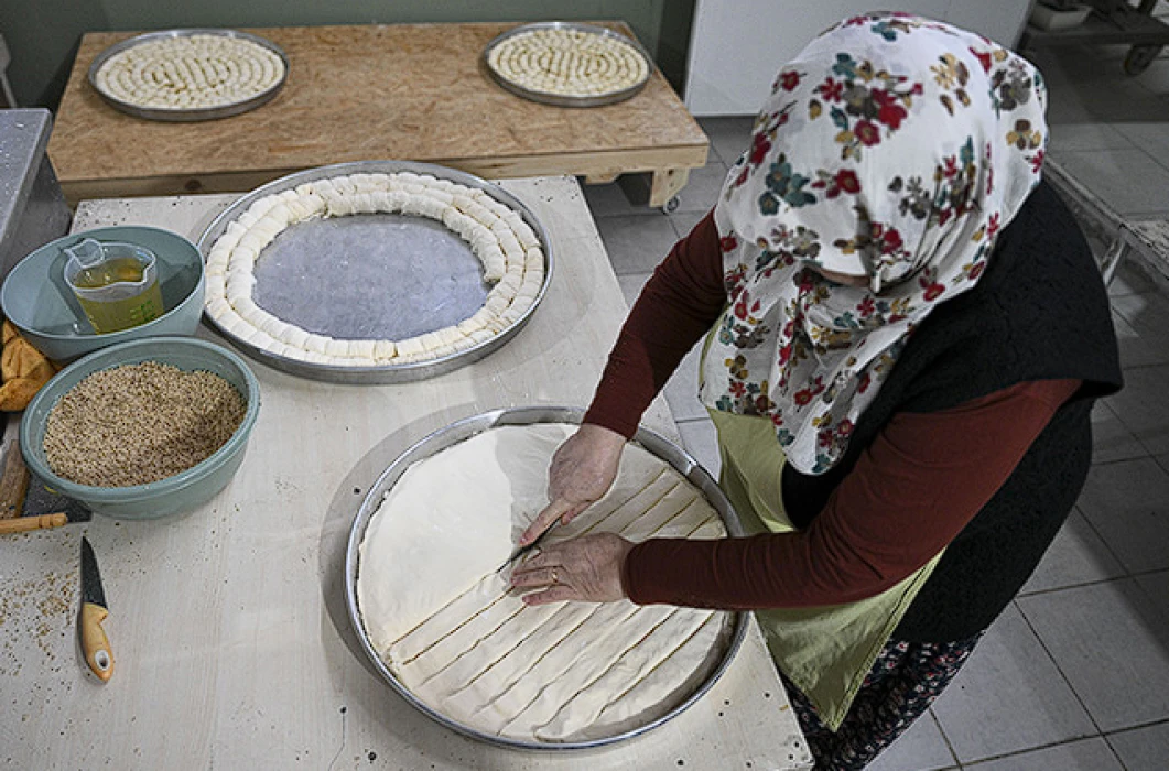 9 kadının kurduğu kooperatif dünyaya açıldı: Bir çuval unla başlayan hikaye