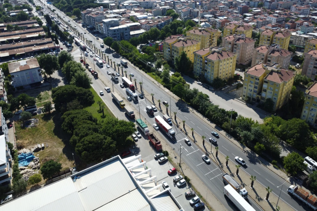 Bayram tatili yolculuğu başladı: Otoyol ve kara yollarında yoğunluk