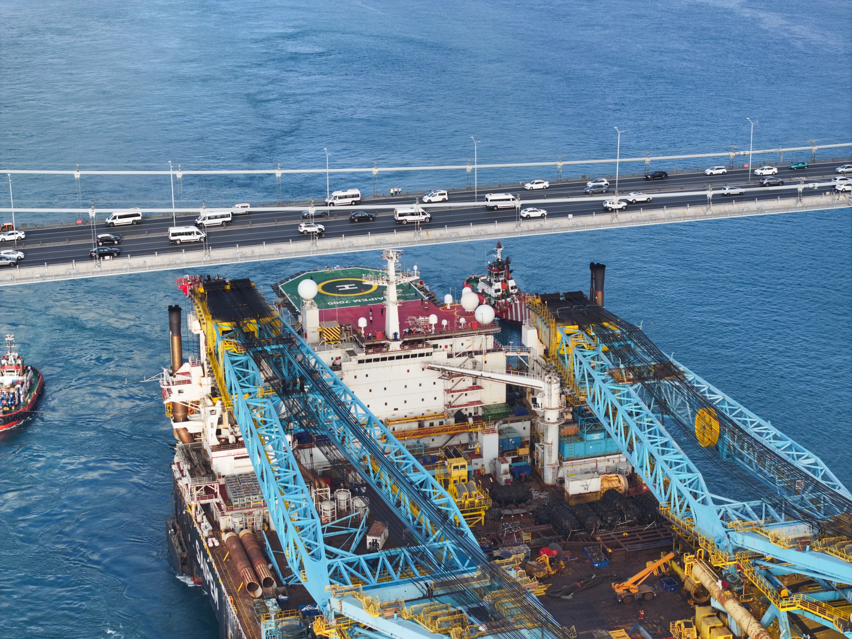 Dev enerji gemisi İstanbul Boğazı'ndan geçti! Mavi Akım Projesinde görev almıştı