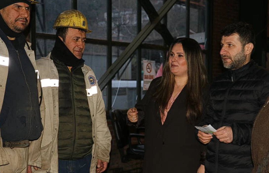 Kadın mühendis yerin metrelerce altında görev yapıyor: 'Kara elmas'a değer katıyor