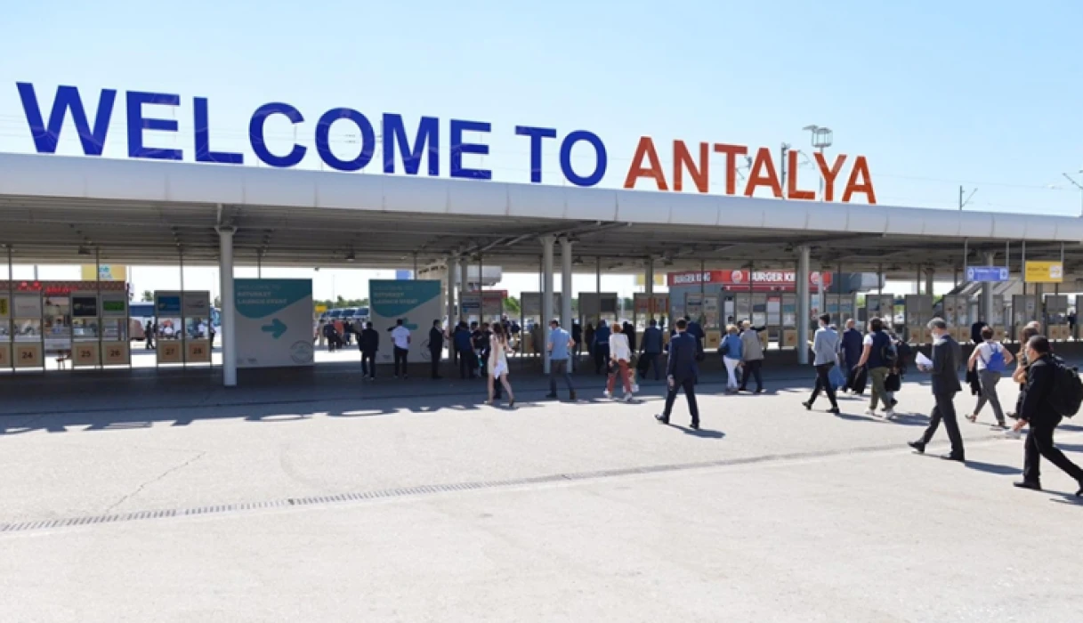 Antalya'da tüm zamanların günlük ziyaretçi rekoru kırıldı: 100 bini aştı