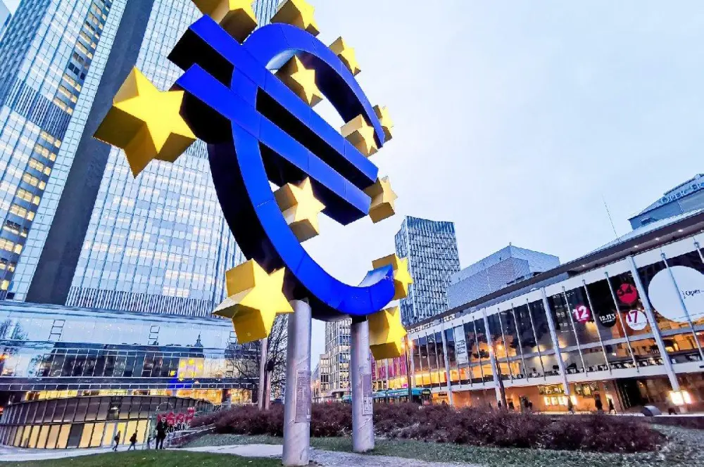 Avrupa Merkez Bankası üç temel politika faizini 50 baz puan artırdı