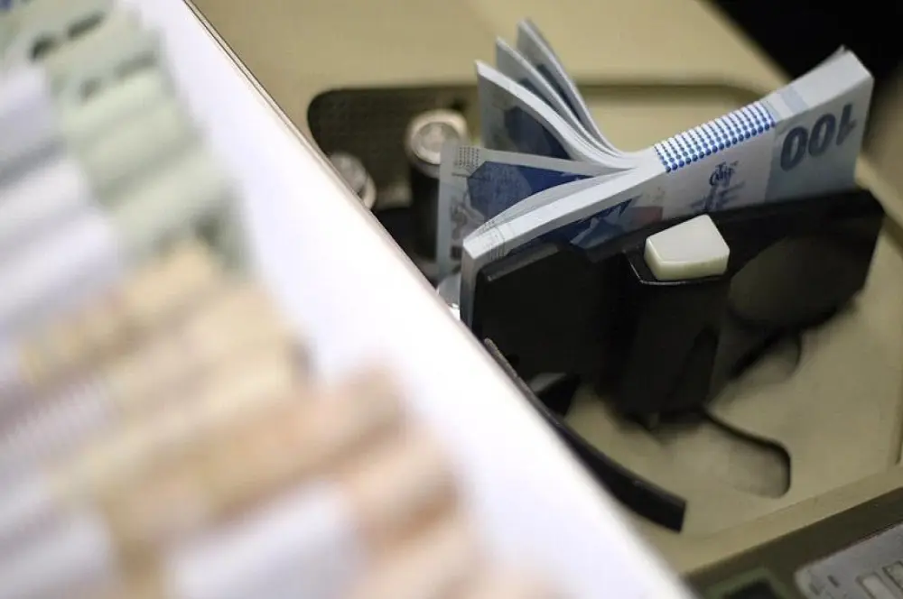Depremlerden etkilenen esnaf ve sanatkarın kredi borçlarının ertelemesi kararı