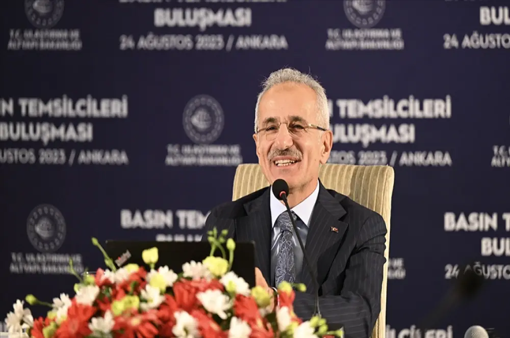 225 kilometre saatlik hızlı tren setinin tasarımına da başladık