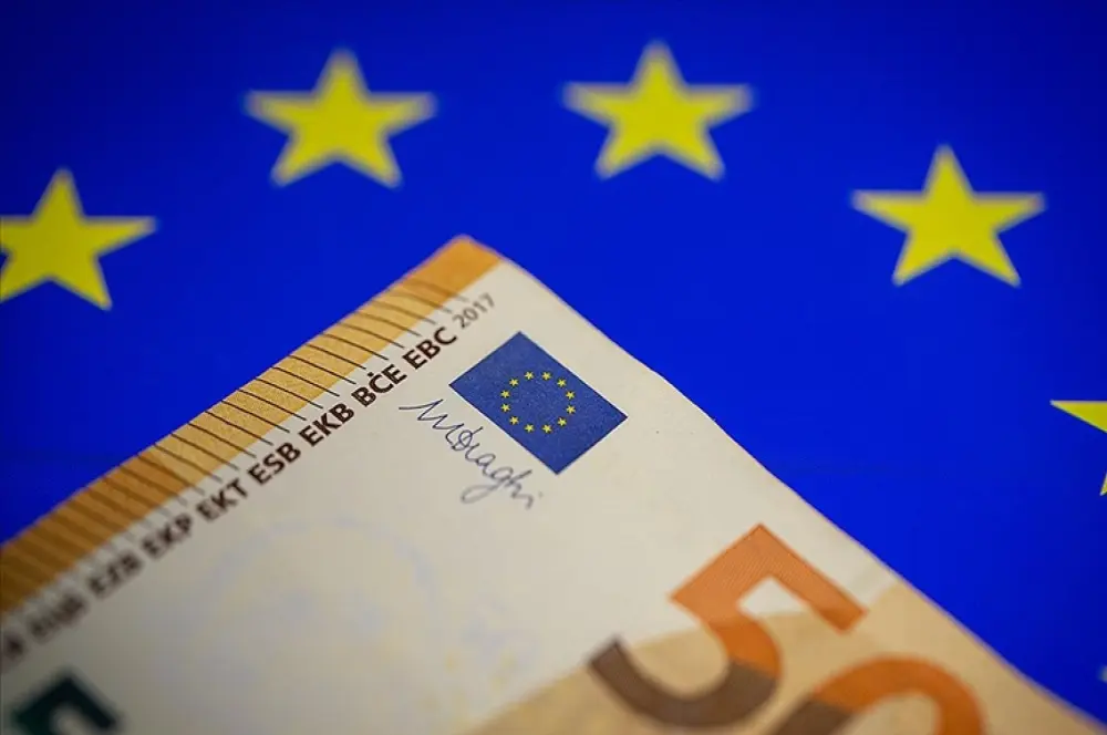 Euro para birimi 25 yaşında