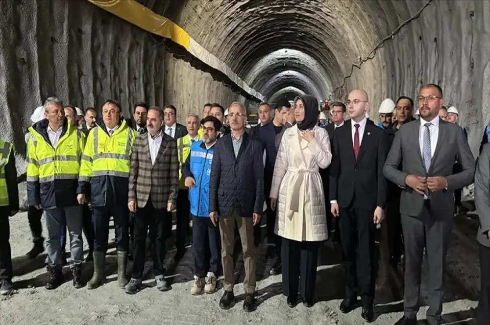 Bakan Uraloğlu'ndan 'Ankara-İzmir Hızlı Tren Hattı' açıklaması