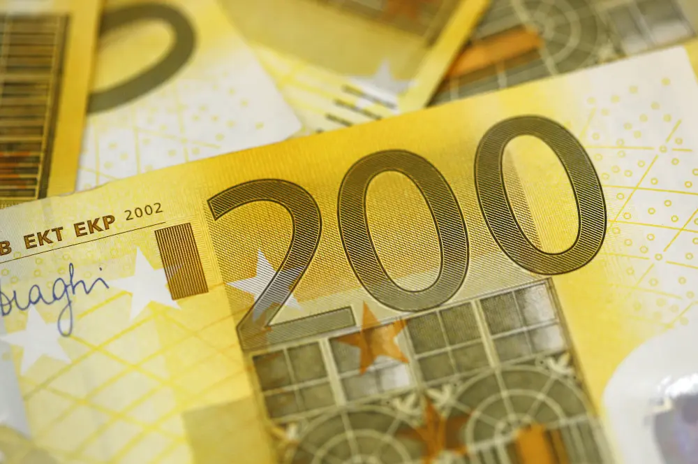 Euro Bölgesi'nde perakende satışlar nisanda geriledi