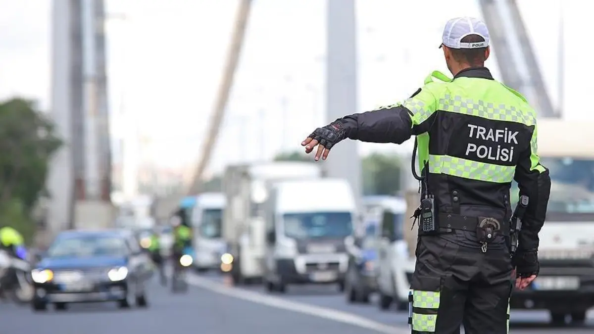Trafik cezalarına yeni düzenleme: Yol kesene, drift ve makasa ağır yaptırımlar geliyor!