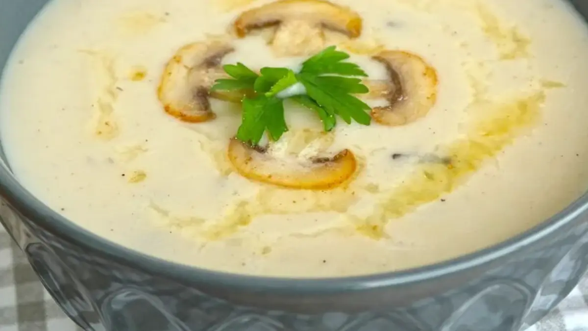 Ramazan sofralarının vazgeçilmez çorbası: Nefis mantar çorbası tarifi