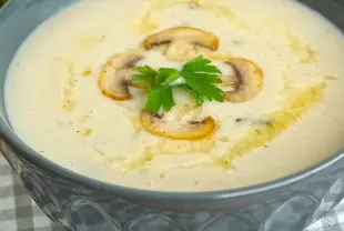 Ramazan sofralarının vazgeçilmez çorbası: Nefis mantar çorbası tarifi
