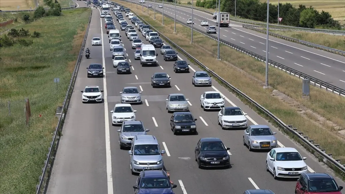 İçişleri Bakanlığı bayramda trafik tedbirlerini açıkladı: Bu araçların çıkışı sınırlandırıldı