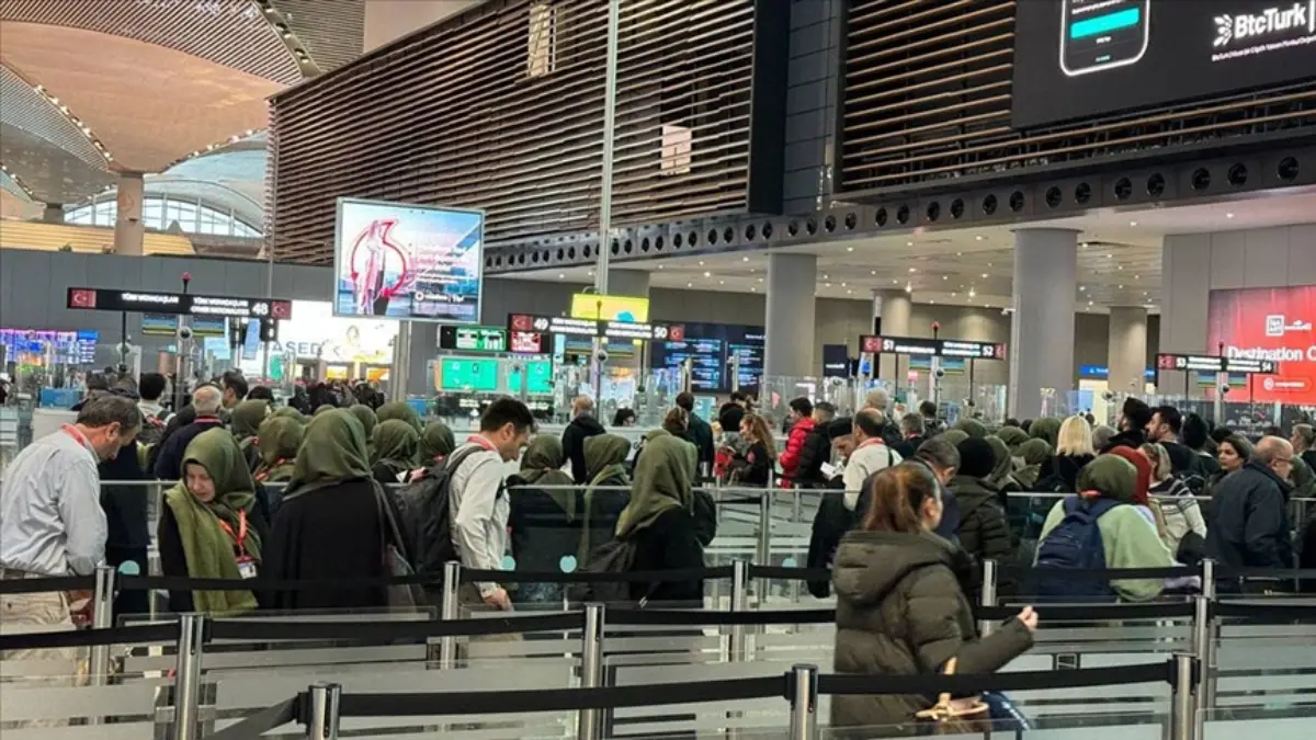 Bavulunu alan havalimanına gitti! Bayram yoğunluğu başladı