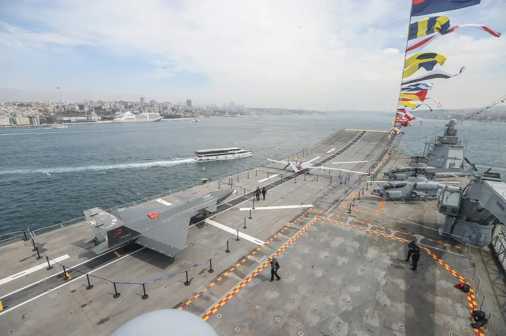 TCG Anadolu gemisi